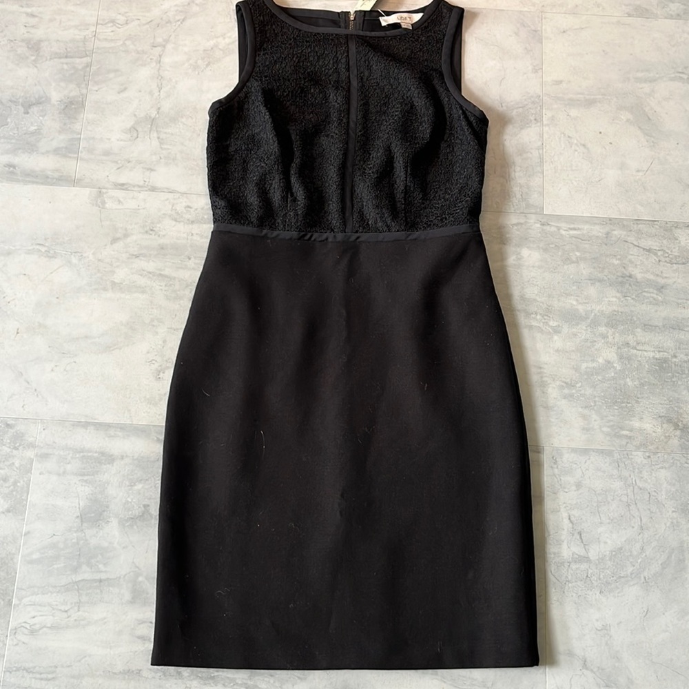 Loft   Dress  black sleeveless Dress  boat shape, neckline Lace upper Sz. 0P NWT